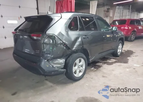 2021 Toyota Rav4 Xle z USA, uszkodzony, nr VIN 2T3P1RFV9MC214765